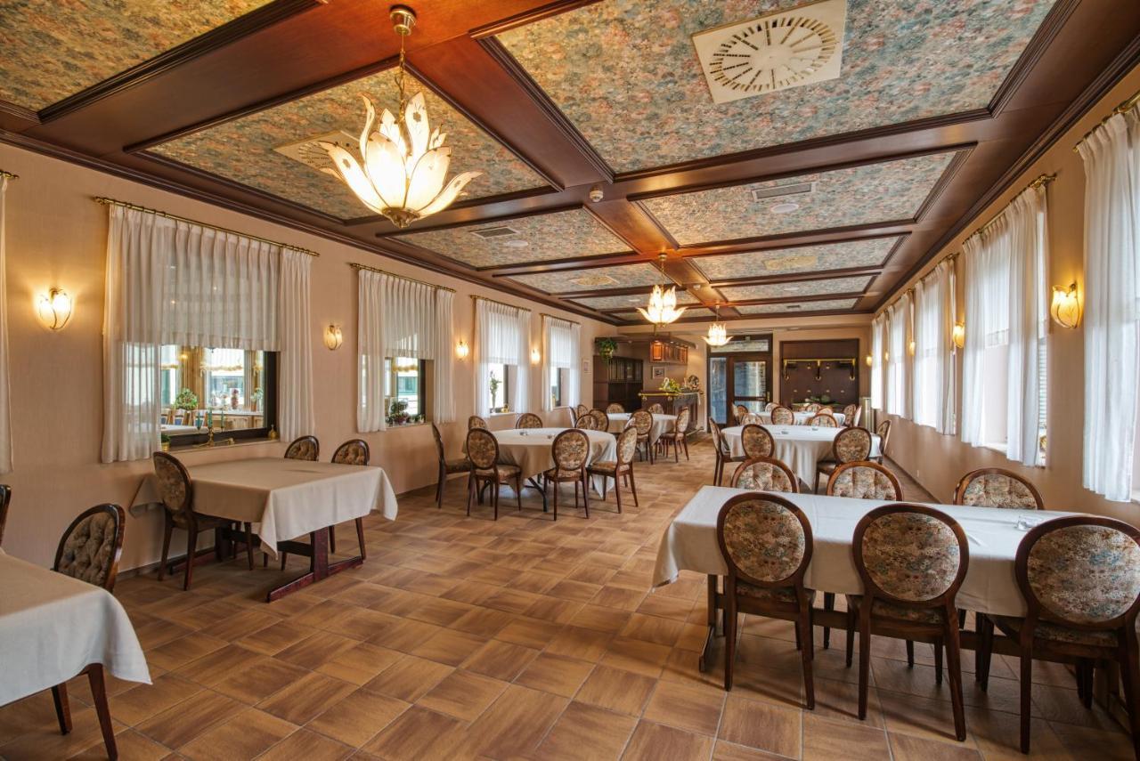 Hotel Haus Tiefenbach Бюланж Екстериор снимка