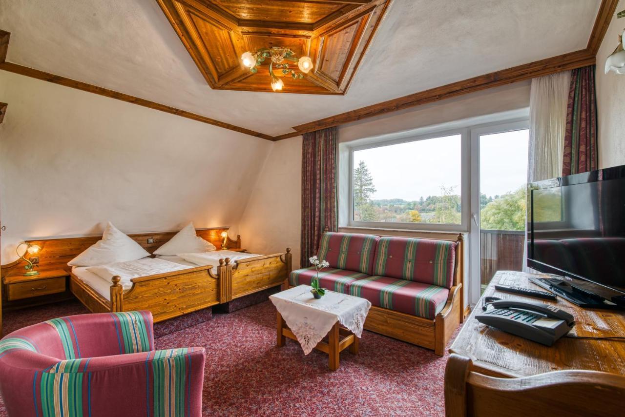Hotel Haus Tiefenbach Бюланж Екстериор снимка