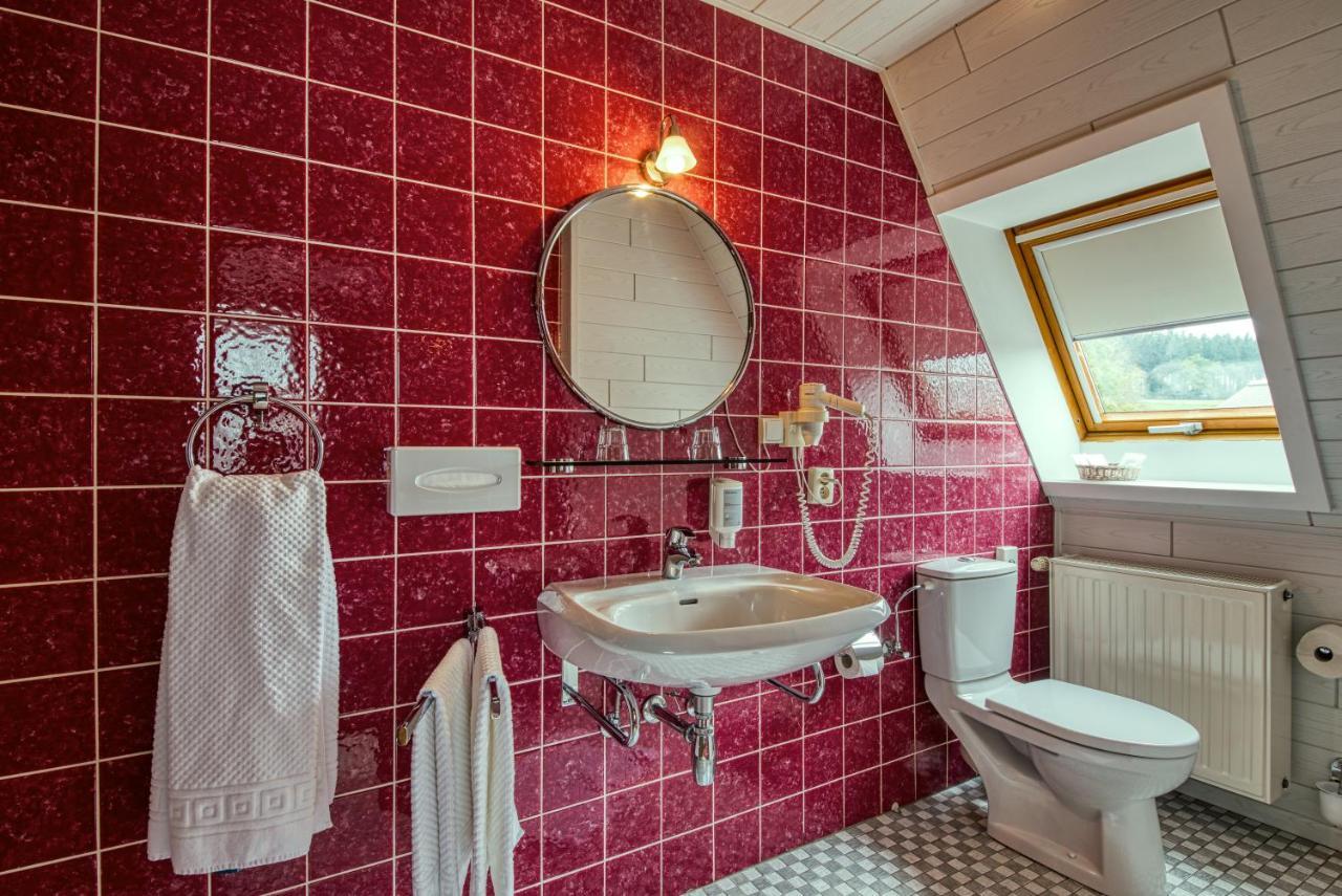 Hotel Haus Tiefenbach Бюланж Екстериор снимка