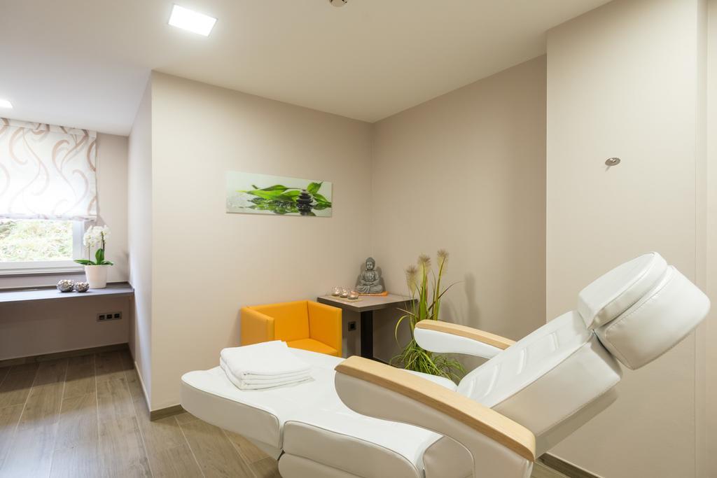 Hotel Haus Tiefenbach Бюланж Екстериор снимка