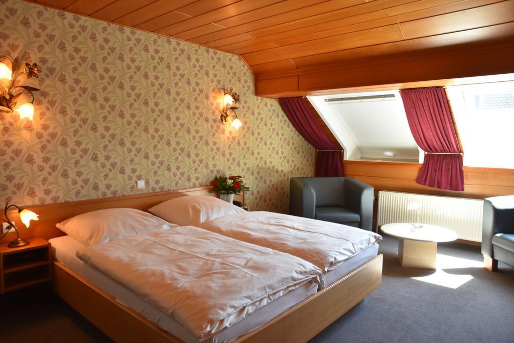 Hotel Haus Tiefenbach Бюланж Екстериор снимка